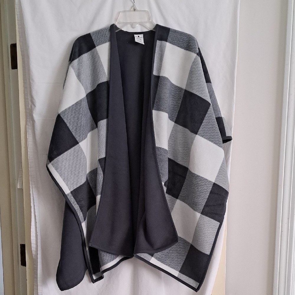 Woolrich Reversible Gray and White Poncho